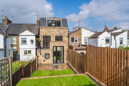3 bed Terraced House for rent - Photo 5