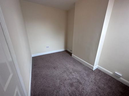 2 Bedroom Terraced House - Photo 4