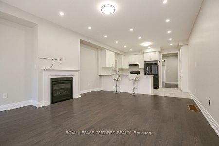 For Lease - 32 Dalbeattie Drive, Brampton, Ontario - Photo 3