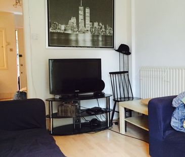 Room in a Shared Flat, Adam Court, SE11 - Photo 1