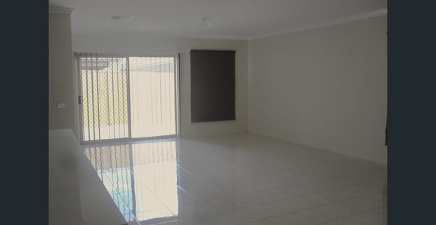 SPACIOUS FAMILY HOME - Photo 1
