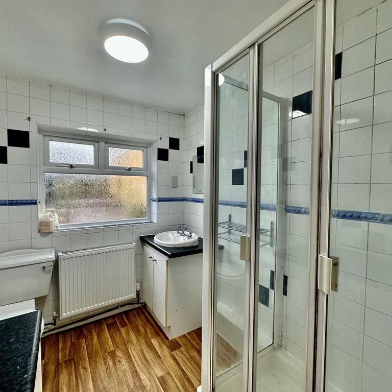 4 bedroom terraced house to rent - Photo 1