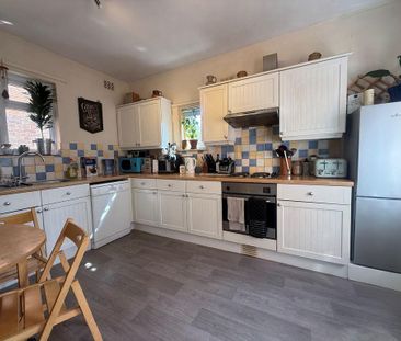 3 bedroom semi-detached house to rent - Photo 6