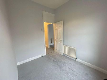 3 bedroom flat to rent - Photo 5