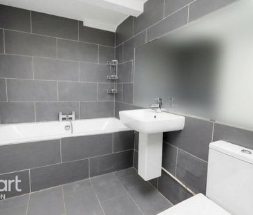 3 bedroom flat to rent - Photo 5