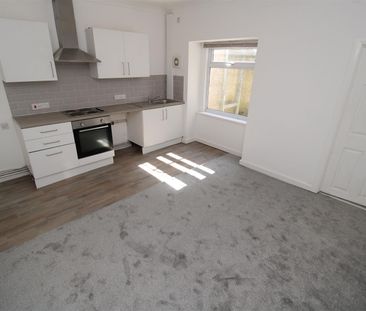 Apartment For Rent Neath Road, Neath - Photo 3