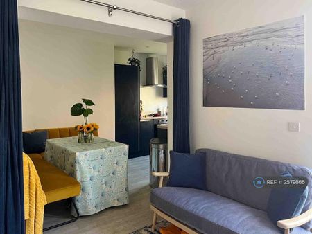 2 bedroom flat to rent - Photo 3