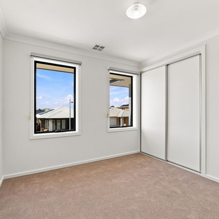 BRAND NEW HOUSE FOR RENT IN WERRIBEE - Photo 3