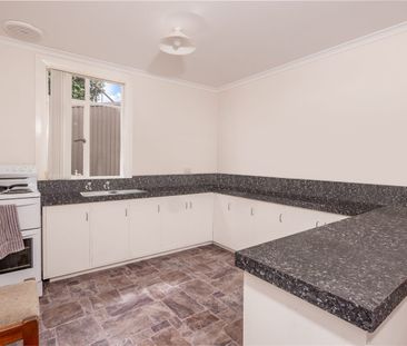 Comfortable Home in Claremont - Photo 6