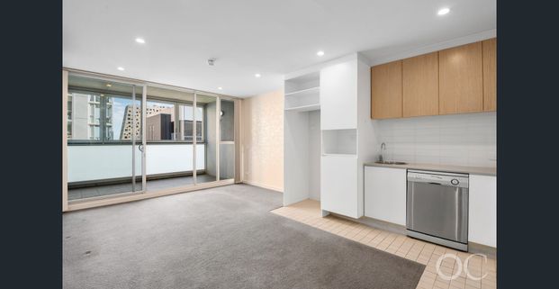 Open the Door to Your Private City Retreat - Photo 1