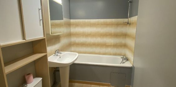 T1 climatisé de 32.19 m² proche CV Salon de Pce - Photo 3