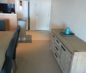 Convenient 1-Bedroom Fully Furnished Apartment â Trilogy, Surfers... - Photo 6