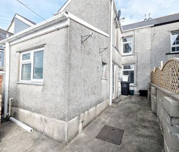 3 bedroom terraced house to rent - Photo 4