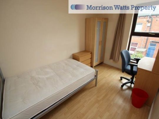 4 Bed - Welton Place, Hyde Park, Leeds - Photo 1