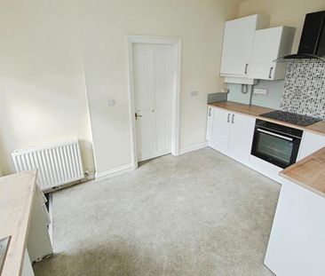 WOW! A lovely spacious ground floor apartment with two double bedro... - Photo 2