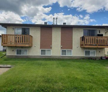Cozy 3bdrm 4 plex in Clearview | D - 48 D Cosgrove Crescent, Red Deer - Photo 1