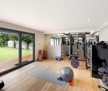 6 bedroom detached house to rent - Photo 3