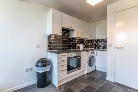 23P - Craigmount Court, Edinburgh, EH4 8HL - Photo 5