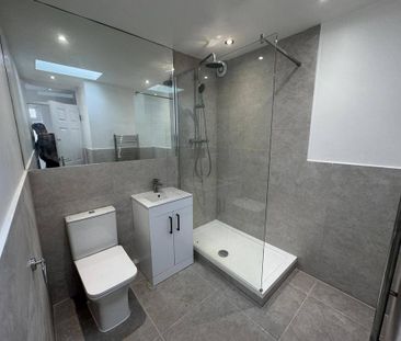 5 bedroom semi-detached house to rent - Photo 6