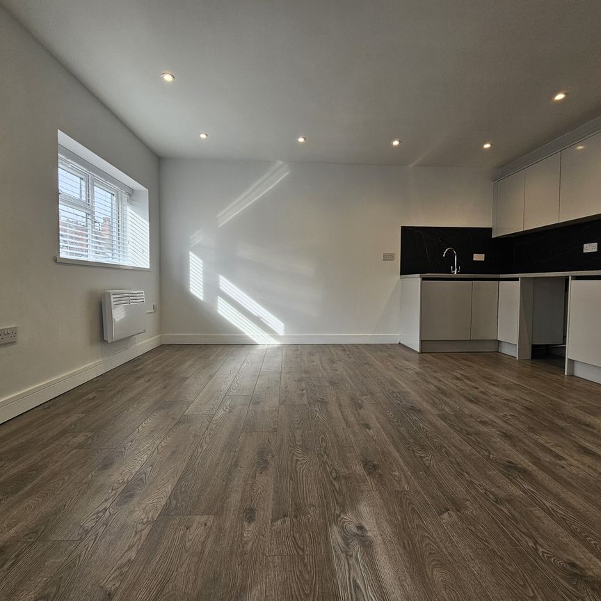 Elmhurst Road, Birmingham - Photo 1