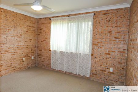 Well Appointed Ground Floor Two Bedroom Unit - Photo 3