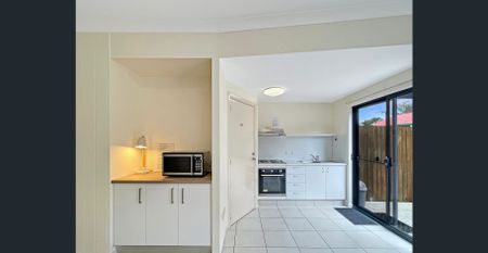Furnished Studio in Prime Maroochydore Location - Photo 3