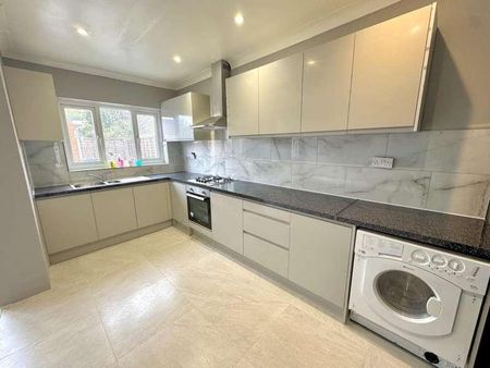 Great South West Road, Hounslow, TW4 - Photo 5