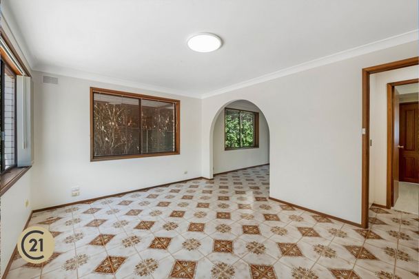 Freshly Renovated 5-Bedroom Family Home - Photo 1