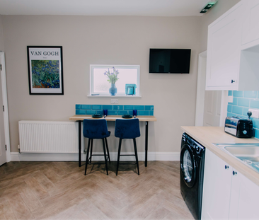 Recently Refurbished Stylish House Share - City Centre - Photo 4