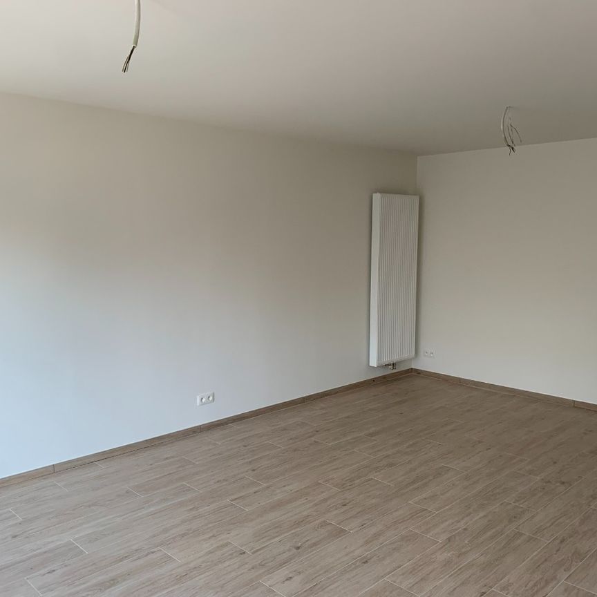 Gerenoveerd 2-slaapkamer appartement te huur in Rumbeke - Photo 1