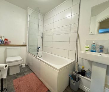 2 bedroom flat to rent - Photo 6