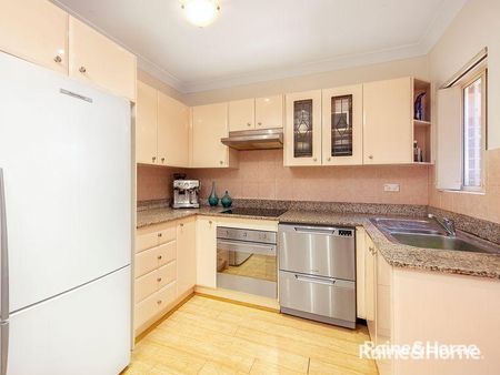 SUPERB TOWNHOUSE AT THE BEACH - Photo 2