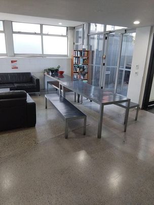 Central Auckland one bedroom apartment with pool! - Photo 1