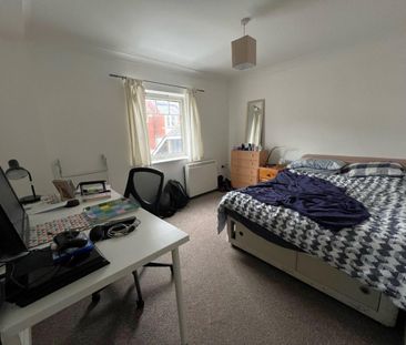 2 bedroom Flat To Let - Photo 5