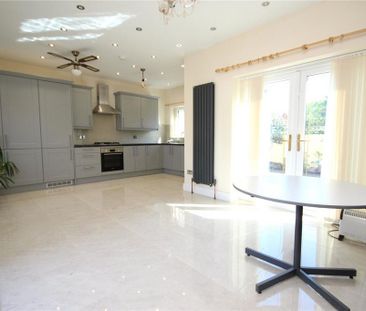 3 bedroom end of terrace house to rent - Photo 4