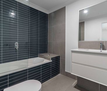 Private, Practical Living in a Quiet Loganholme Pocket - Photo 1