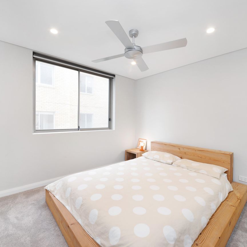 4/25 Wallis Parade, North Bondi NSW 2026 - Apartment For Rent | Domain - Photo 1