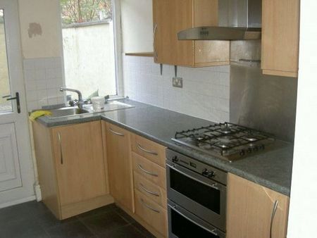 A double room in a 4 bed HOUSE IN WAIVERTREE L15 - Photo 5