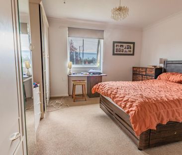 2 bedroom ground floor flat to rent - Photo 3