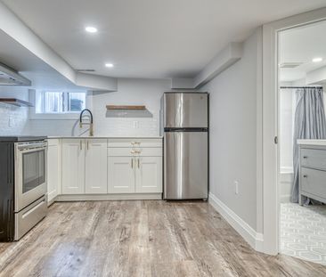 $1,399 / 1 br / 1 ba / 675 sqft 37 Garfield ave N unit 3 - Photo 4