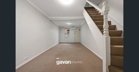 Three bedroom terrace in vibrant location - Photo 2