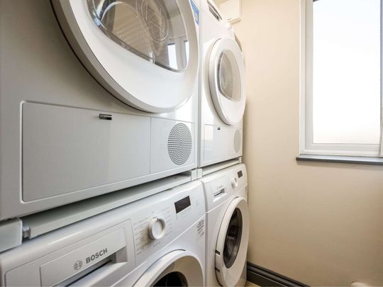 Crowell Road Room 6 - Photo 1