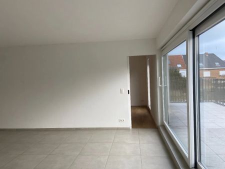 Lichtrijk appartement met groot terras op rustige ligging - Photo 2