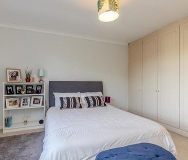 Spacious two double bedroom second floor apartment in Stoke Bishop! - Photo 3