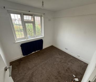 4 bedroom semi-detached house to rent - Photo 4