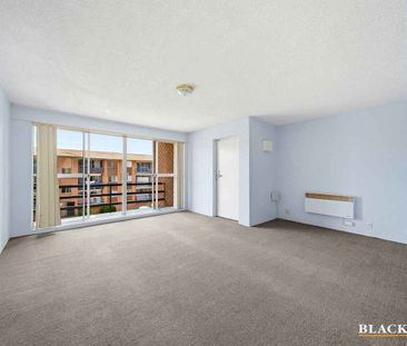 CONVENIENT TWO BEDROOM UNIT - Photo 3