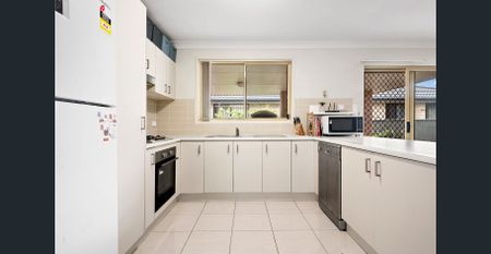 The perfectly located family home - Photo 4