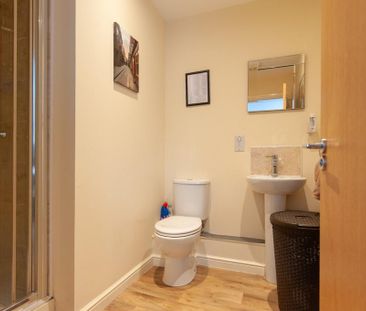 2 bedroom apartment to rent - Photo 5