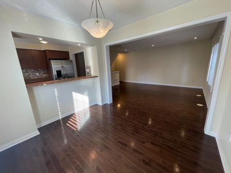 For Lease - 272 wetenhall landing Lane, Milton, Ontario - Photo 2