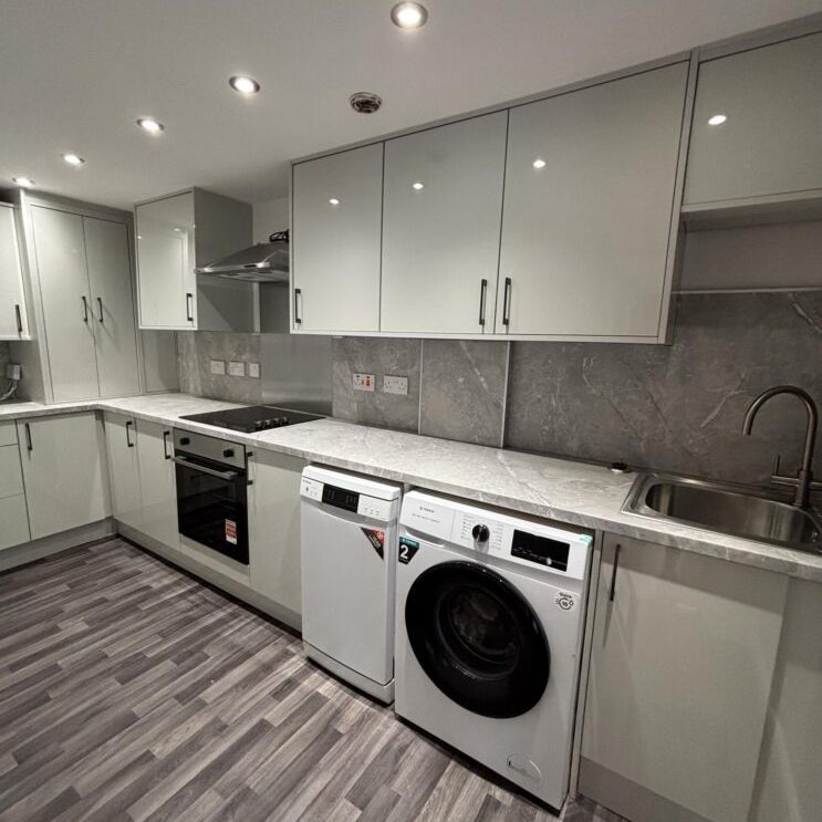 flat 4 66 Victoria Road, Leeds, LS6 1DL - Photo 1